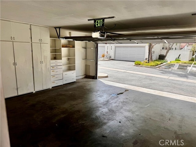 Building Photo - 950 Quarterhorse Ln