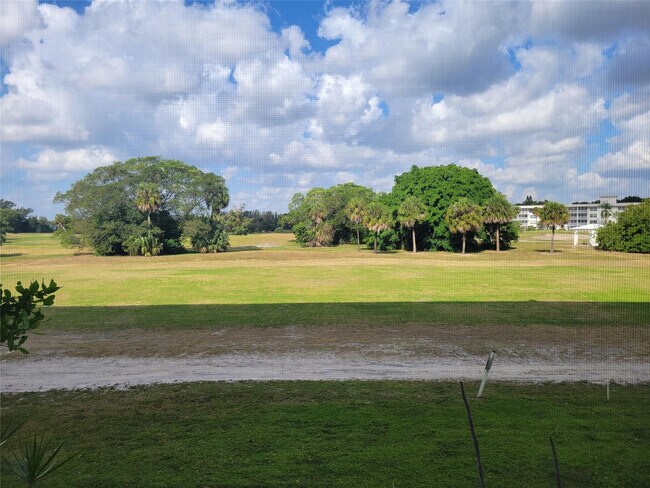 Building Photo - 2671 S Course Dr