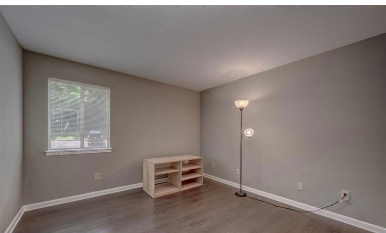 Building Photo - 422 Skyview Dr