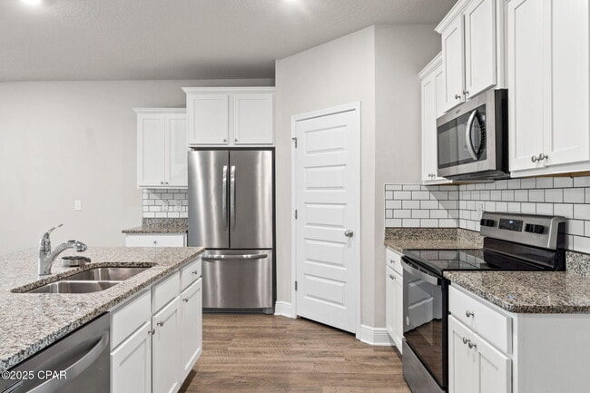 Building Photo - 397 Emerald Cove St