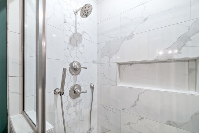 Building Photo - 1065 Veridian Dr