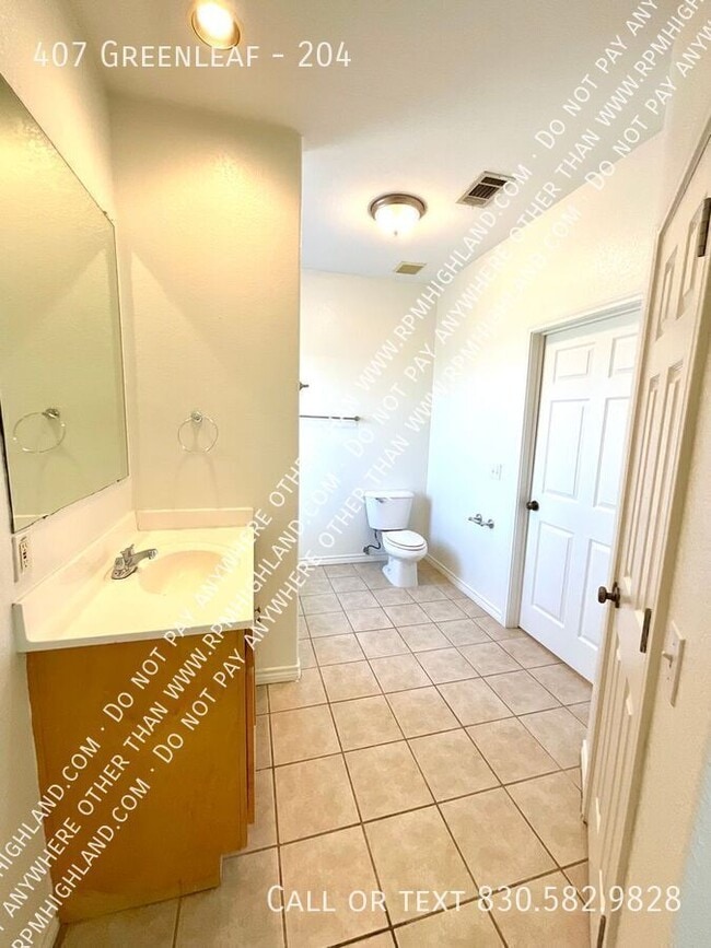 Building Photo - 407 Greenleaf-204