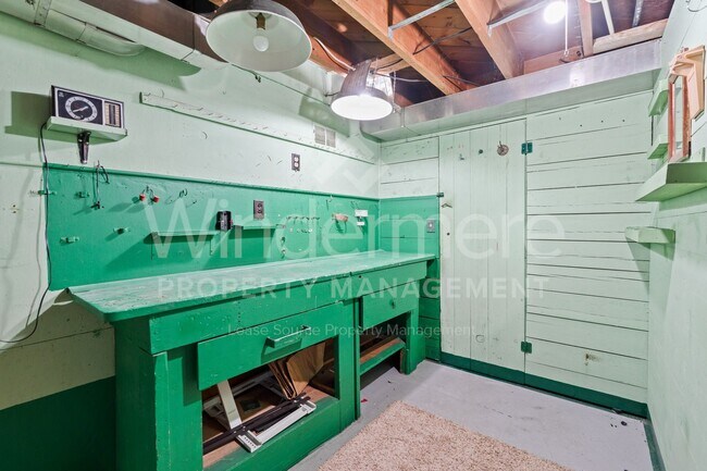 Building Photo - Welcome to Downriver