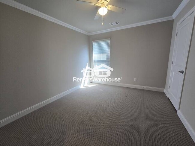 Building Photo - FOR RENT - MOVE IN READY - 4BEDS 2BATHS - ...