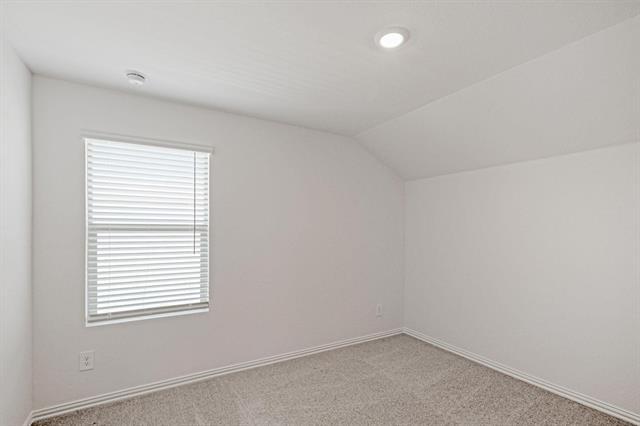 Building Photo - 806 Leavenworth Dr