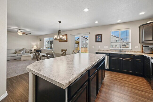 Building Photo - 6437 Vedder Dr