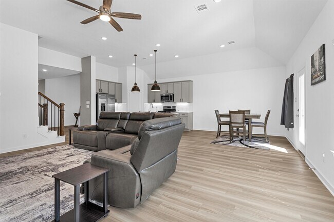 Building Photo - 2127 Heather Rdg Wy