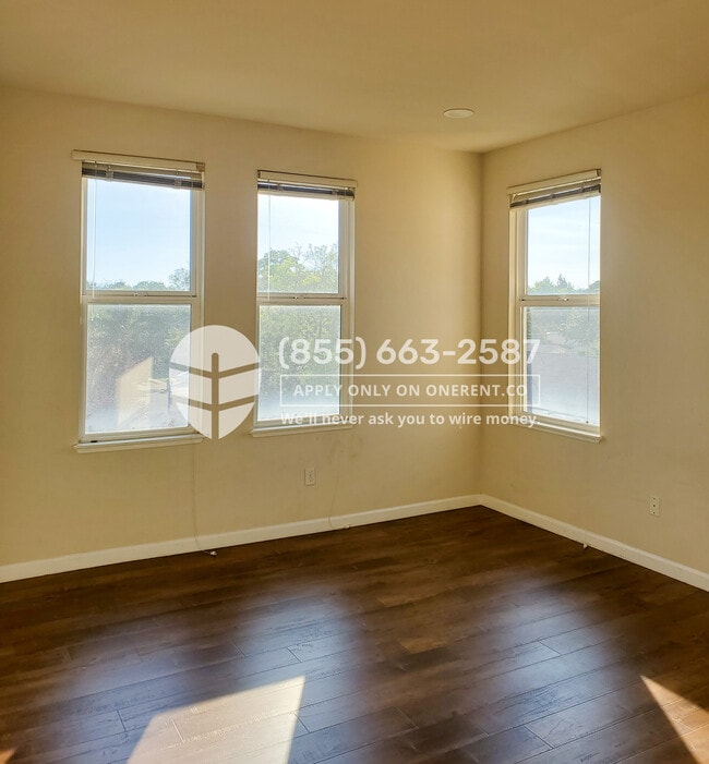 Building Photo - 38700 Tyson Ln