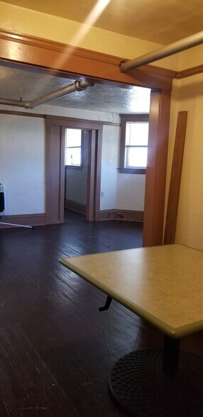 Building Photo - 1925 W 77th St