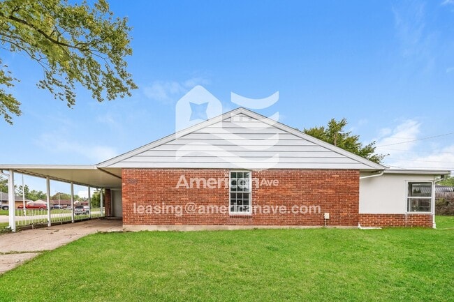 Building Photo - 5335 Flotron Dr