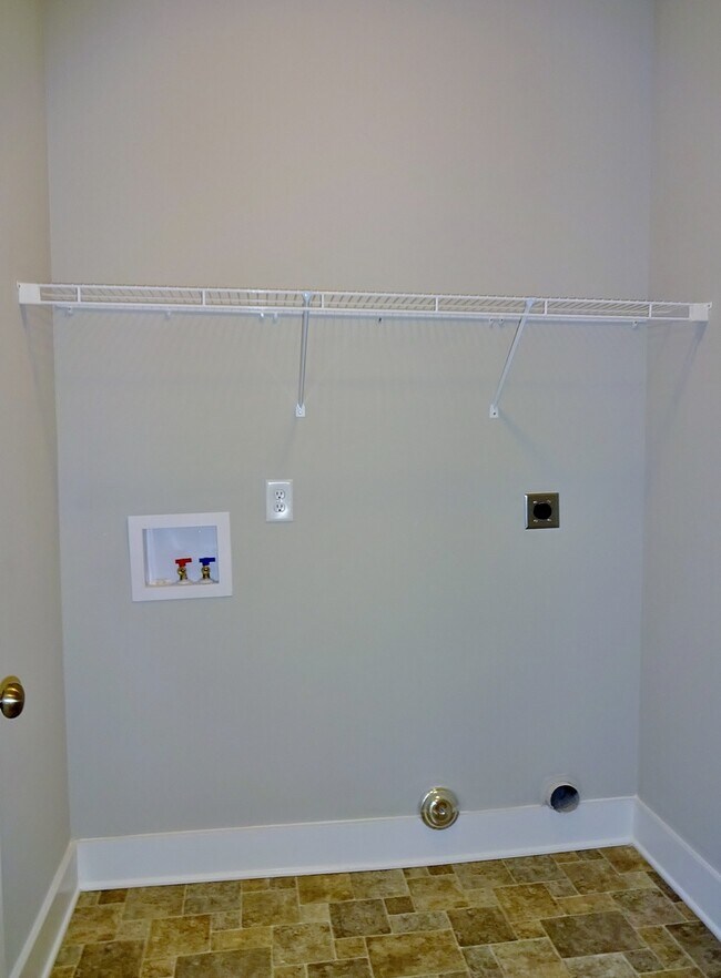 Building Photo - 555 Polo Way