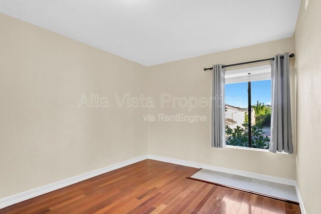 Building Photo - 3211 Caminito Eastbluff