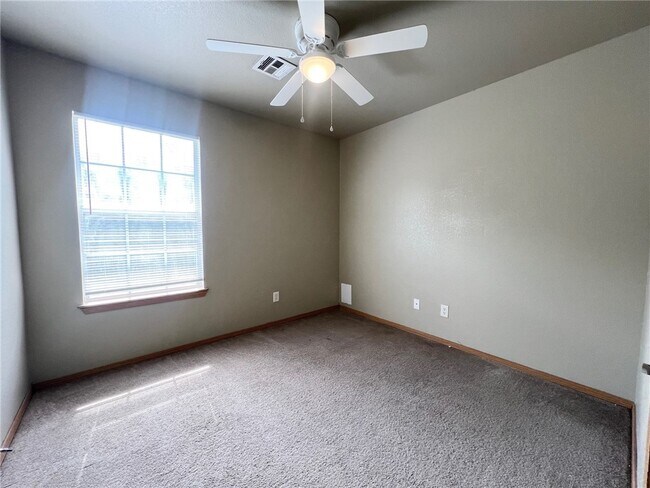 Building Photo - 1132 Remington Dr