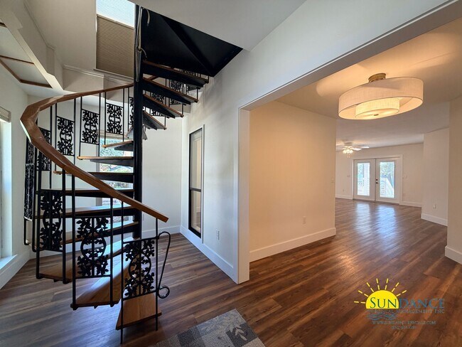 Building Photo - Waterfront 3 Bedroom Home Near E. John Sims Parkway in Niceville!