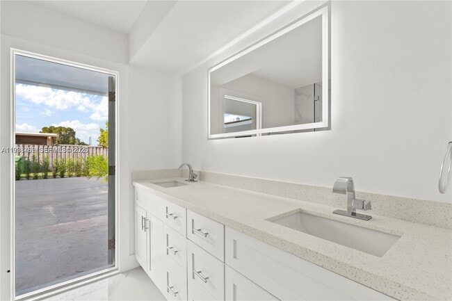 Building Photo - 8631 NW 24th Ct