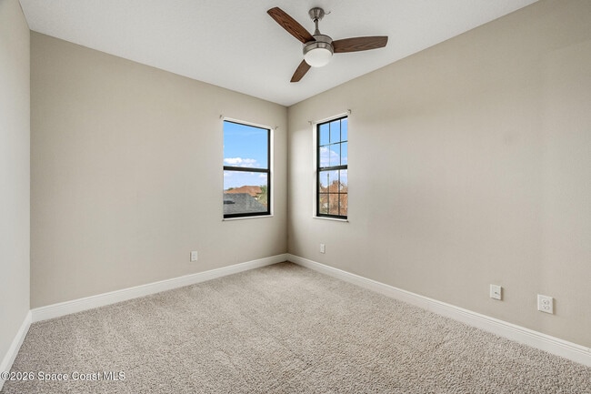 Building Photo - 7782 Paragrass Ave