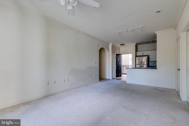 Building Photo - 12925 Centre Park Cir