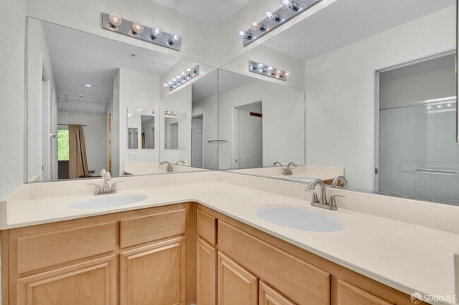 Building Photo - 200 Caldecott Ln