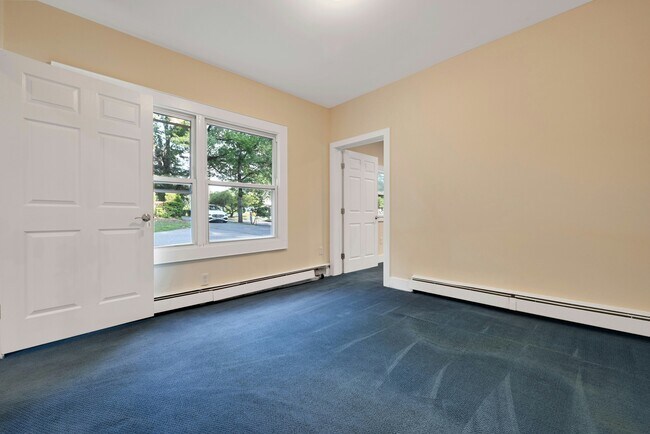 Building Photo - 288 S Van Dien Ave