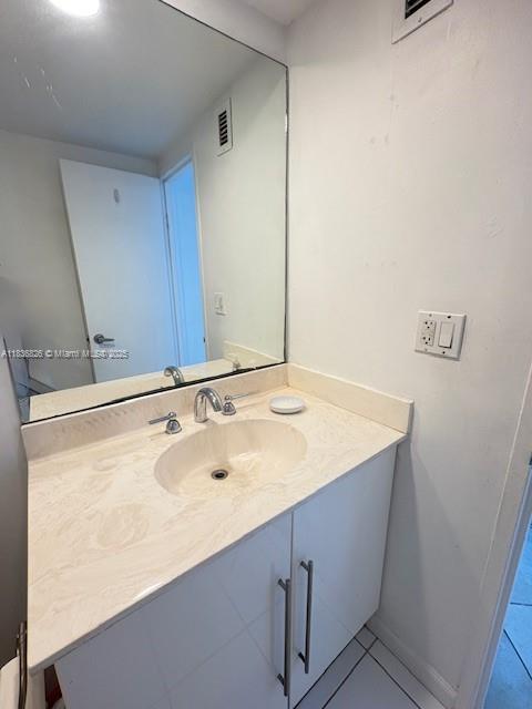 Building Photo - 3001 S Ocean Dr