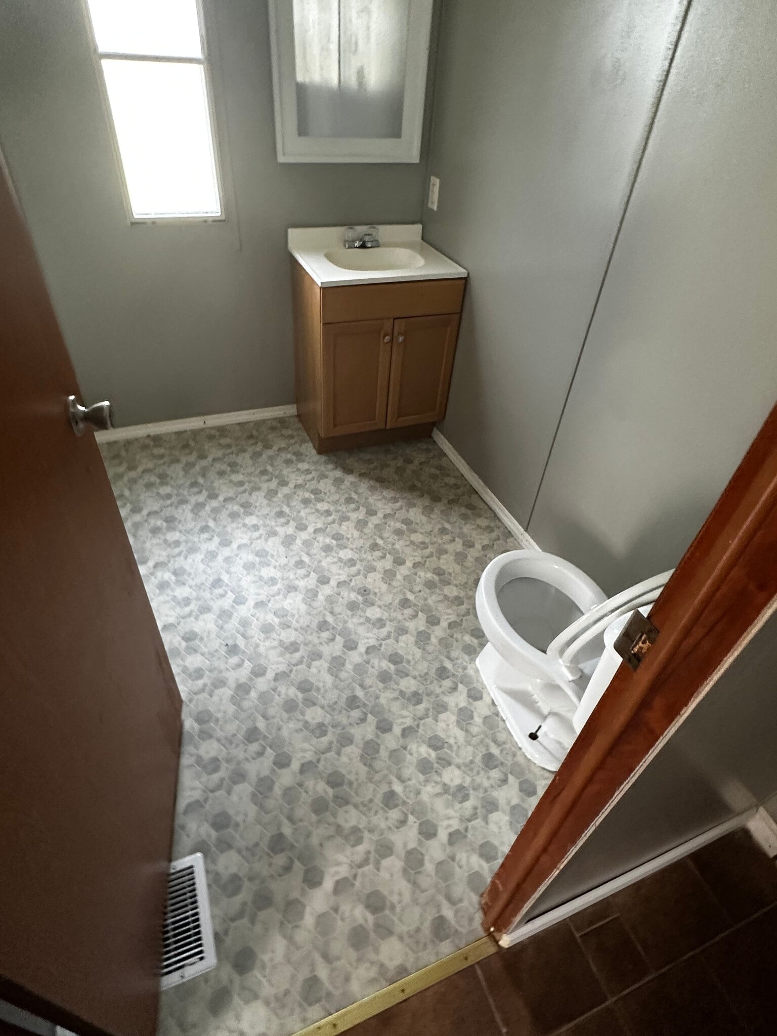 Building Photo - 32 Somerset Dr