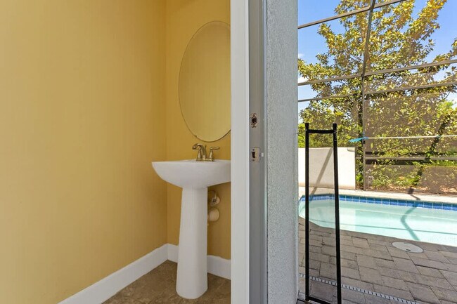 Building Photo - 466 Captiva Dr