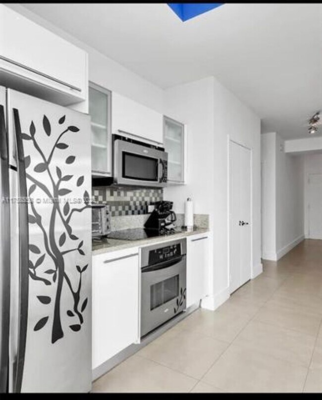 Building Photo - 888 Biscayne Blvd