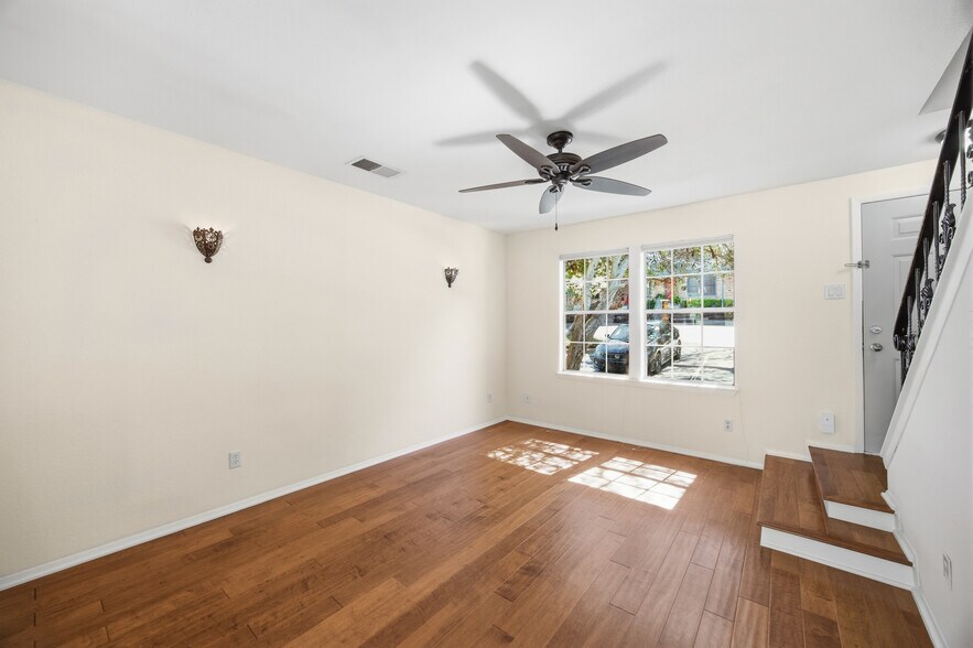 Building Photo - 1411 Gracy Farms Ln
