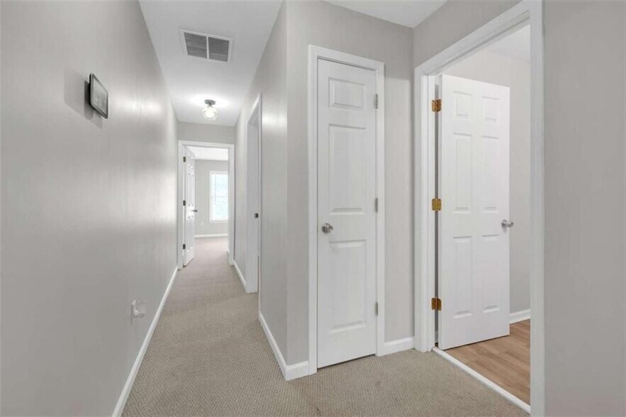 Building Photo - 1948 Detroit Ave NW