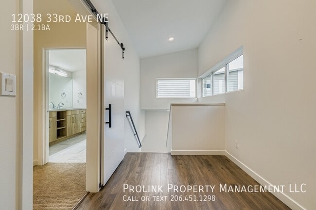 Building Photo - 12038 33rd Ave NE