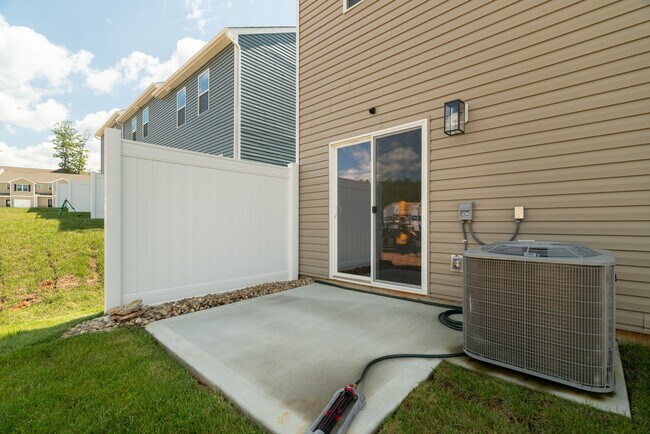 Building Photo - 3473 Tyee Xing Wy