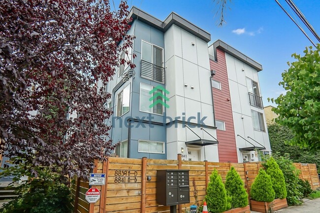 Building Photo - 2 BED & 2 BATH TOWNHOME FOR RENT
