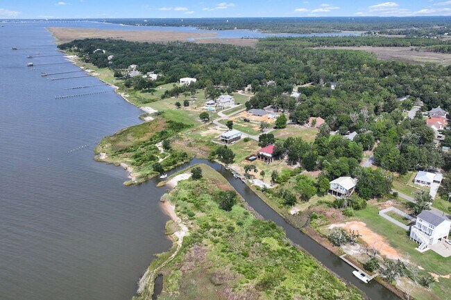 Building Photo - 3 Bedroom Home in Ocean Springs
