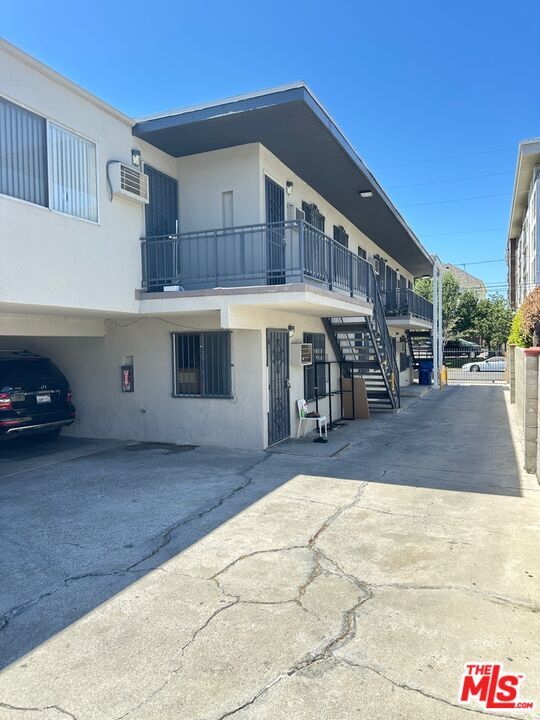 Building Photo - 1034 S Ardmore Ave