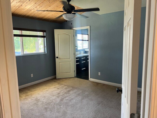 Building Photo - **NOVEMBER FREE** La Cresta Home with Pool