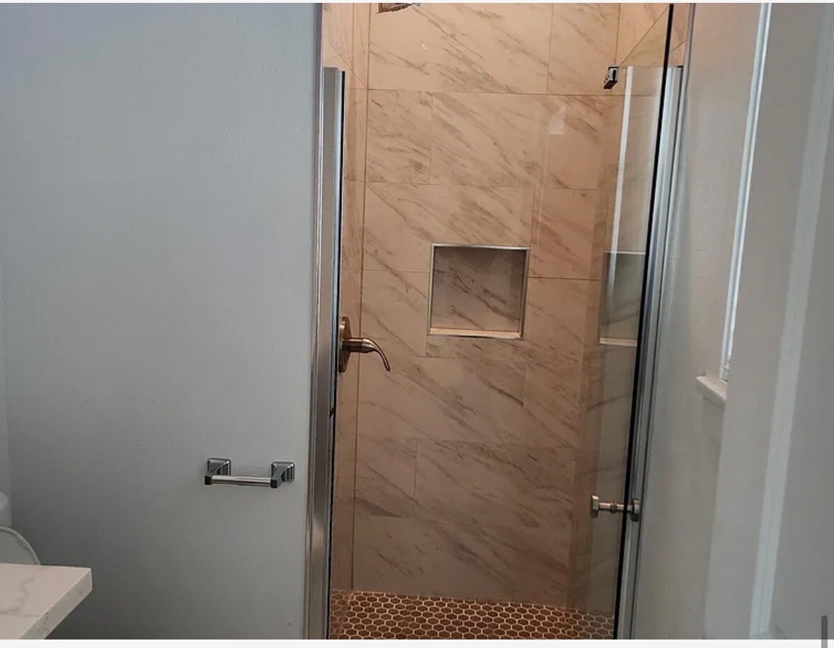 Building Photo - 119 S Westmoreland Ave