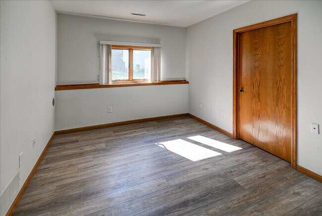 Building Photo - 309 Trail Side Dr