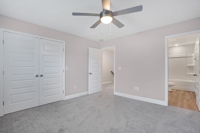 Building Photo - 22 Highland Blf Wy