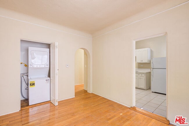 Building Photo - 1492 Silver Lake Blvd