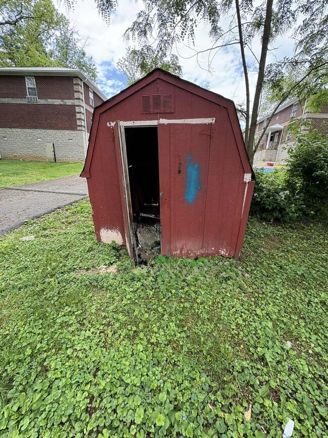 Building Photo - Recently Renovated Home!