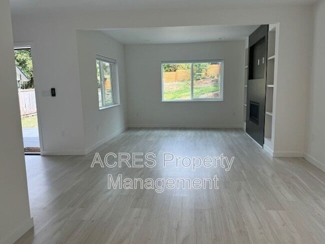 Building Photo - 9423 36th Ave SW