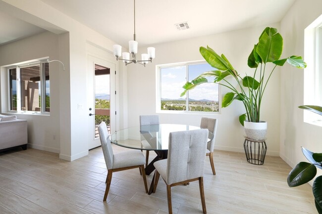 Building Photo - Stunning 3-Bedroom Home with Mountain Views in Tessera