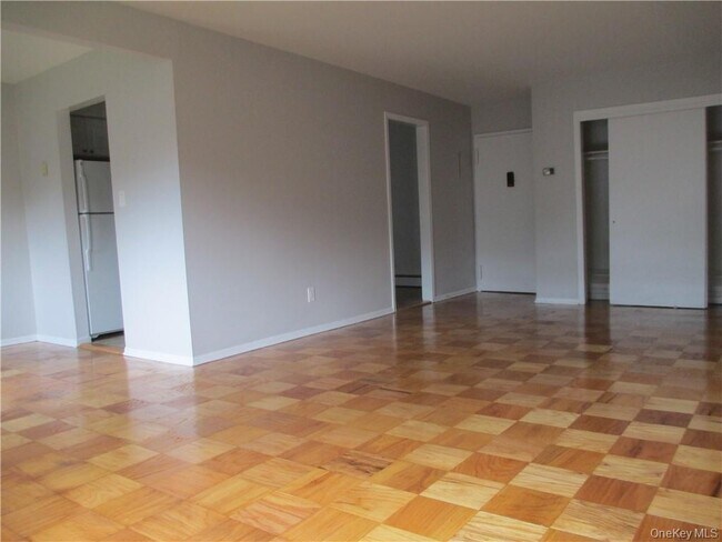 Building Photo - 2 Brevoort Dr