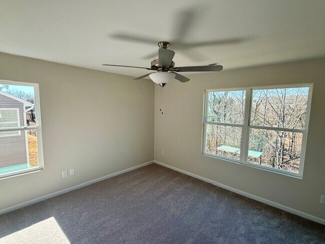 Building Photo - Two bedroom, 2.5 bath townhome with loft in Ridge Creek, Whitsett