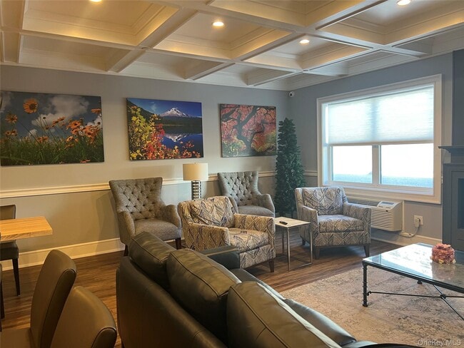 Building Photo - 11 Farries Ave