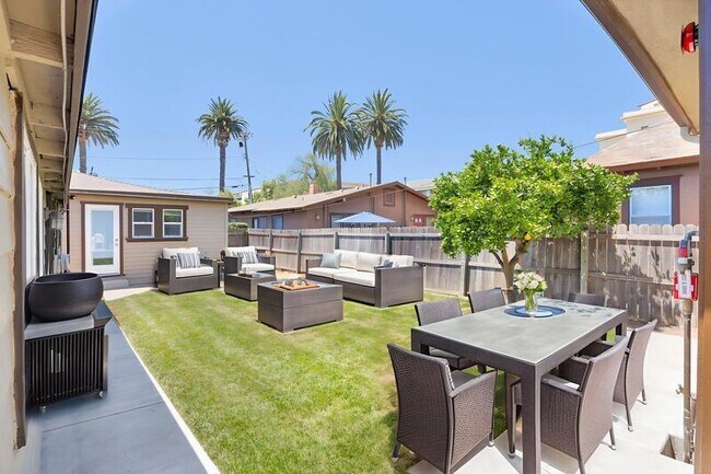 Building Photo - 335 N Olive St