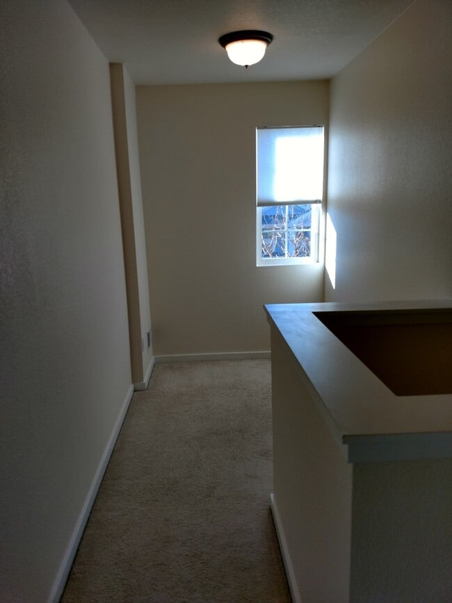 Building Photo - Terrific Two-Story Home in Broomfield!