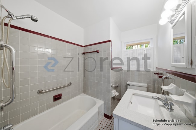 Building Photo - 2968 Sylvan Ramble Rd NE