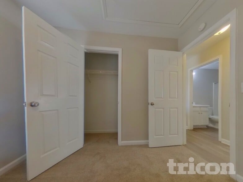 Building Photo - 6238 Leverett Dr