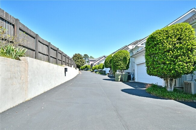 Building Photo - 324 Village Walk Ln